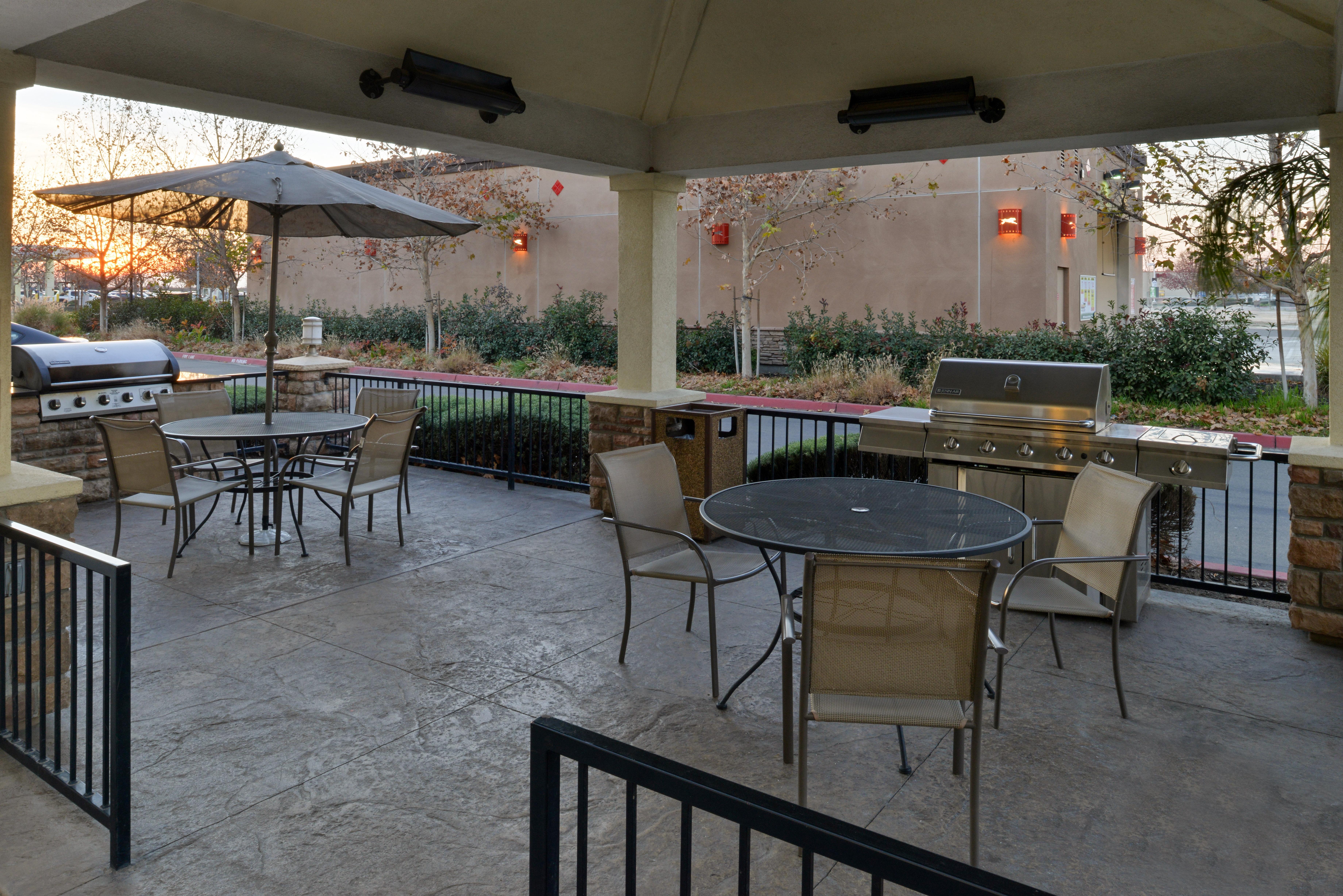 Candlewood Suites Turlock By Ihg Exterior foto