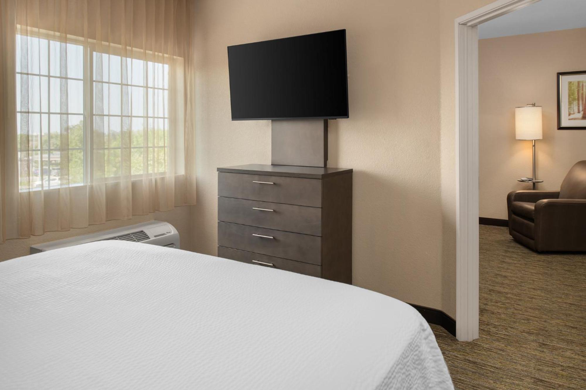 Candlewood Suites Turlock By Ihg Exterior foto