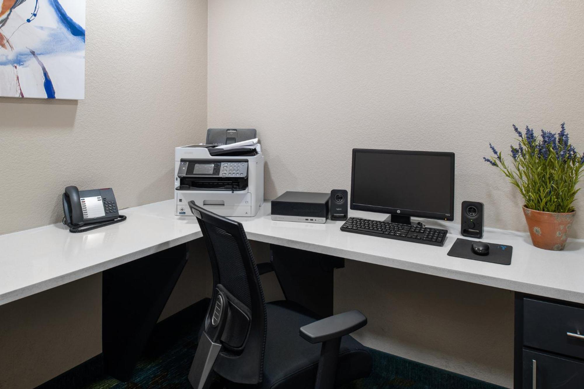 Candlewood Suites Turlock By Ihg Exterior foto